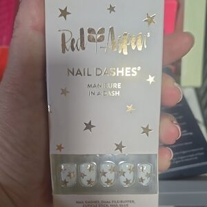 Red Aspen Nail Dashes with Gold Stars
